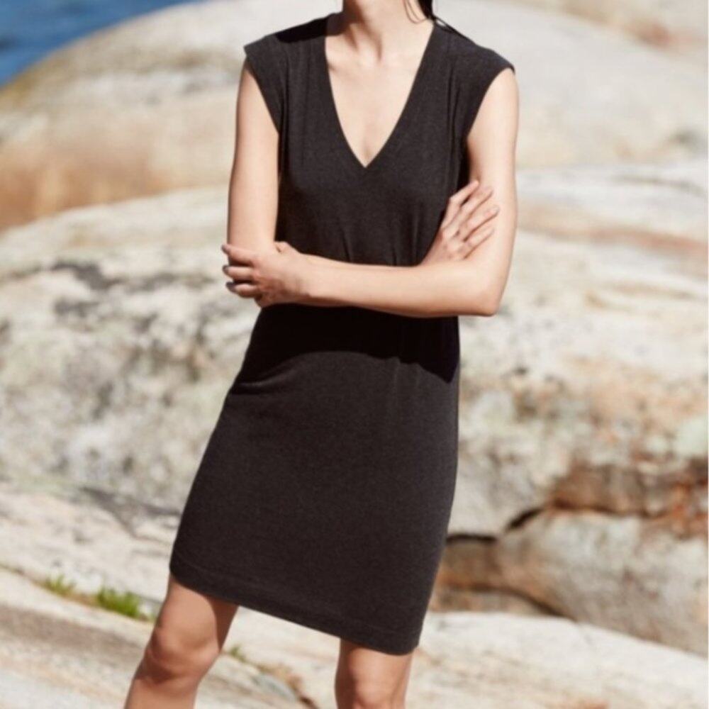 NWT Kit and Ace Daring V Dress Cashmere Blend Charcoal Gray 2